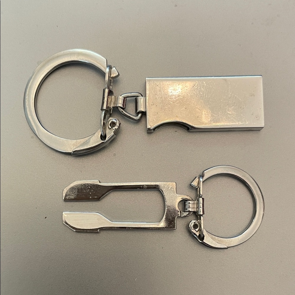 Multifunction Keychain Tool Silver - Picture 2 of 3